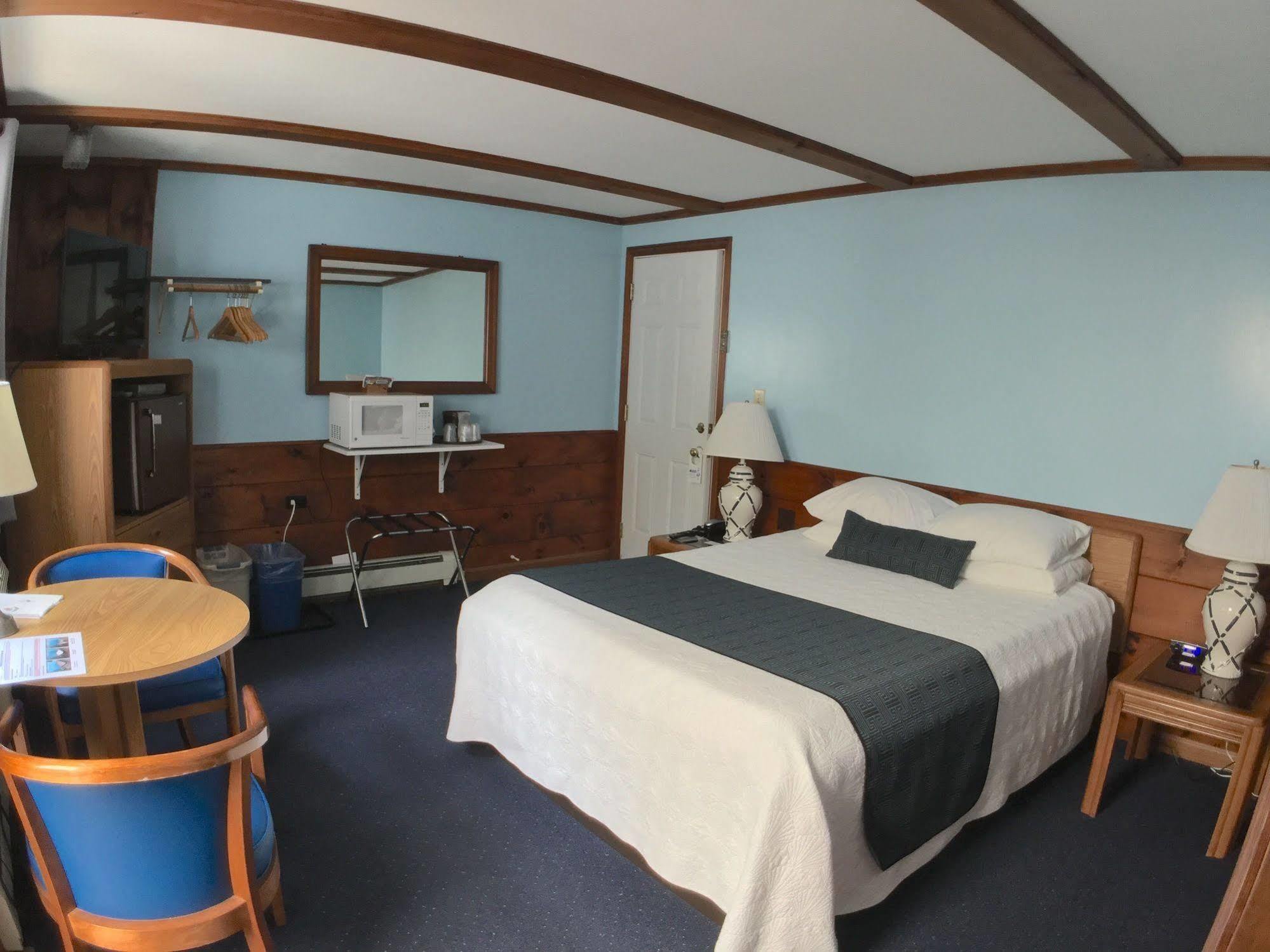 Bay Top Motel Weirs Beach Exterior photo