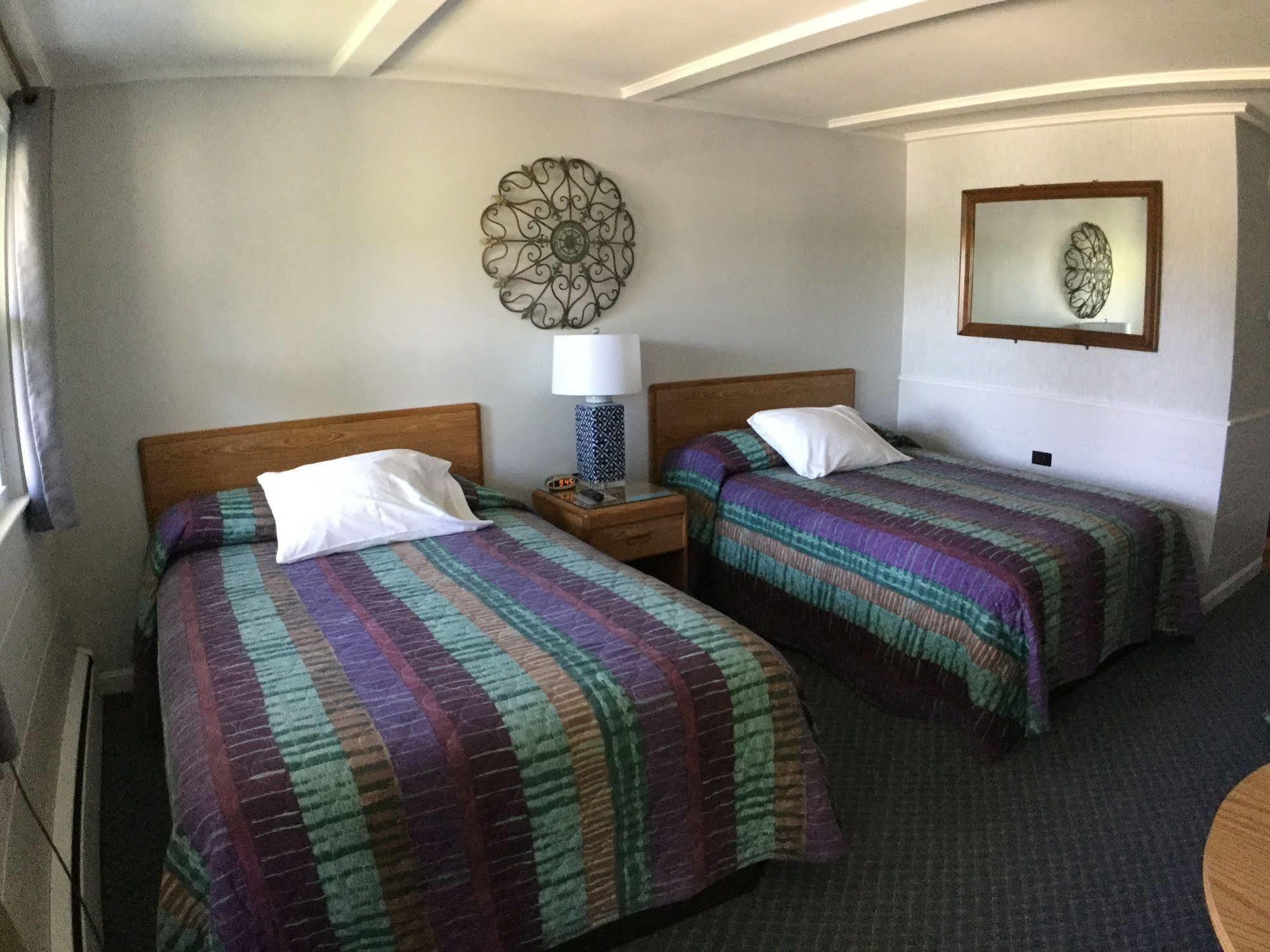 Bay Top Motel Weirs Beach Exterior photo