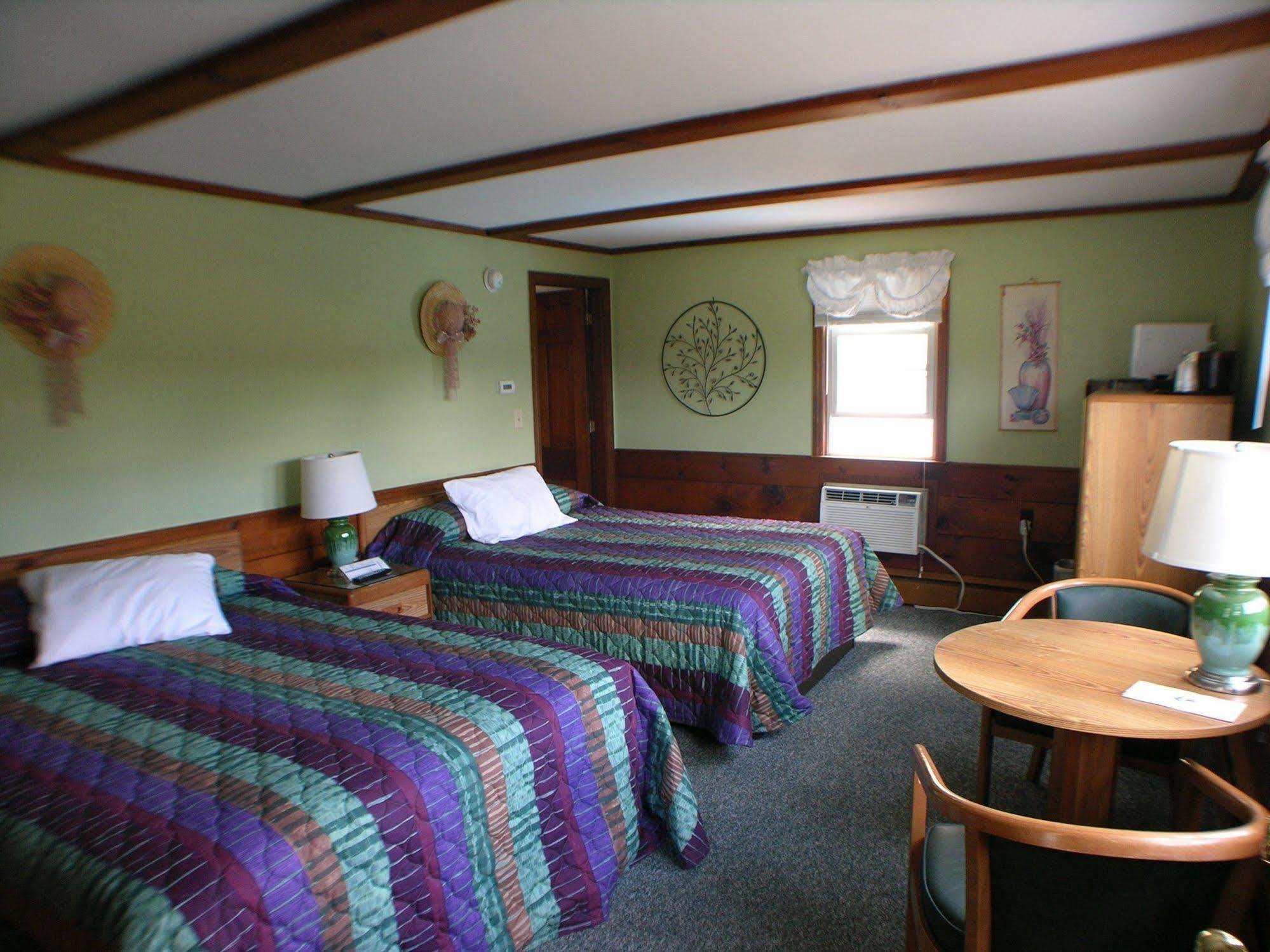 Bay Top Motel Weirs Beach Exterior photo