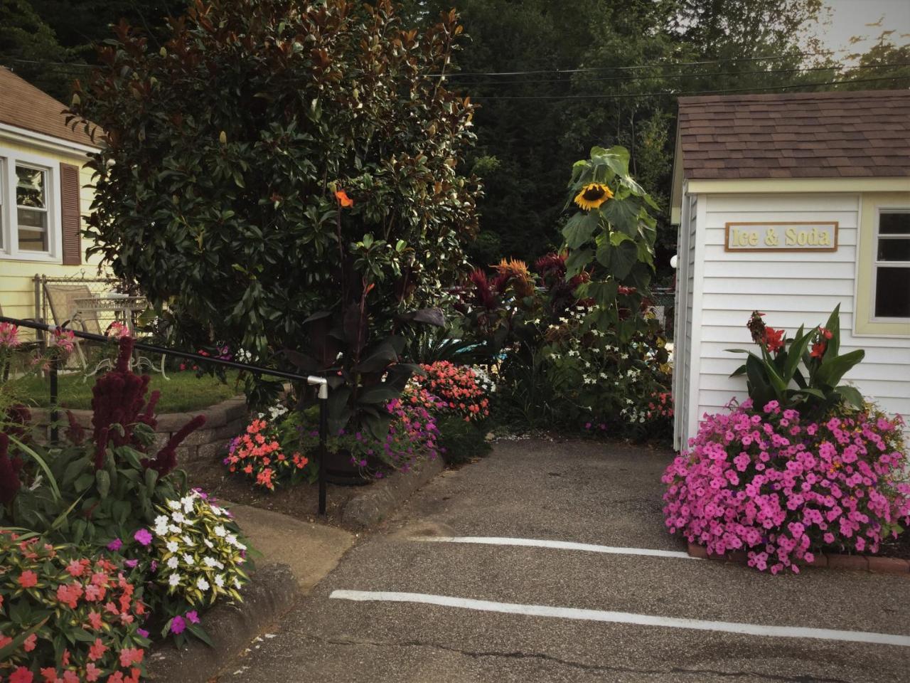 Bay Top Motel Weirs Beach Exterior photo